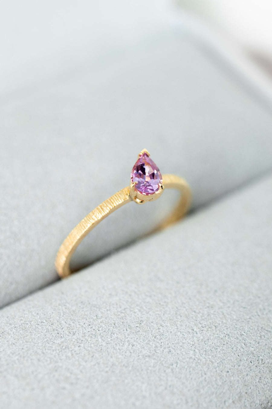 Poire Rose ~0.30ct Sapphire 18K Handcrafted Ring