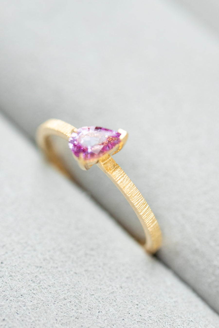 Poire Rose ~0.30ct Sapphire 18K Handcrafted Ring