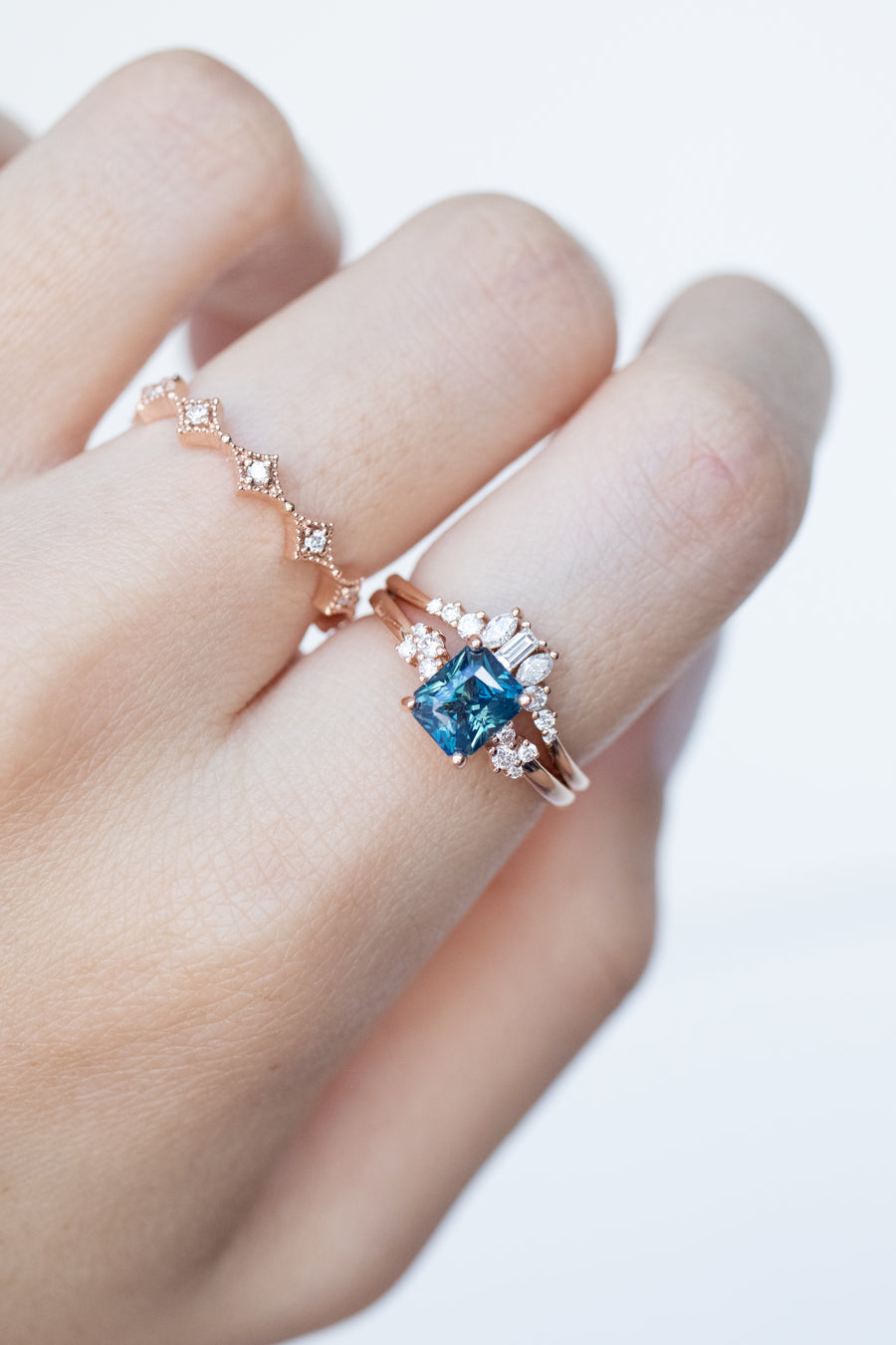 1.51carat Natural Teal Sapphire (Unheated with Certificate) & total 0.09carat Natural Diamonds 18K Rose Gold Ring