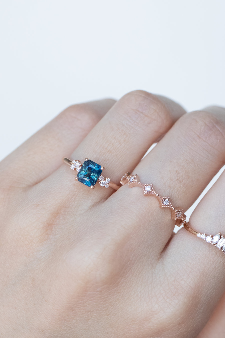 1.51carat Natural Teal Sapphire (Unheated with Certificate) & total 0.09carat Natural Diamonds 18K Rose Gold Ring