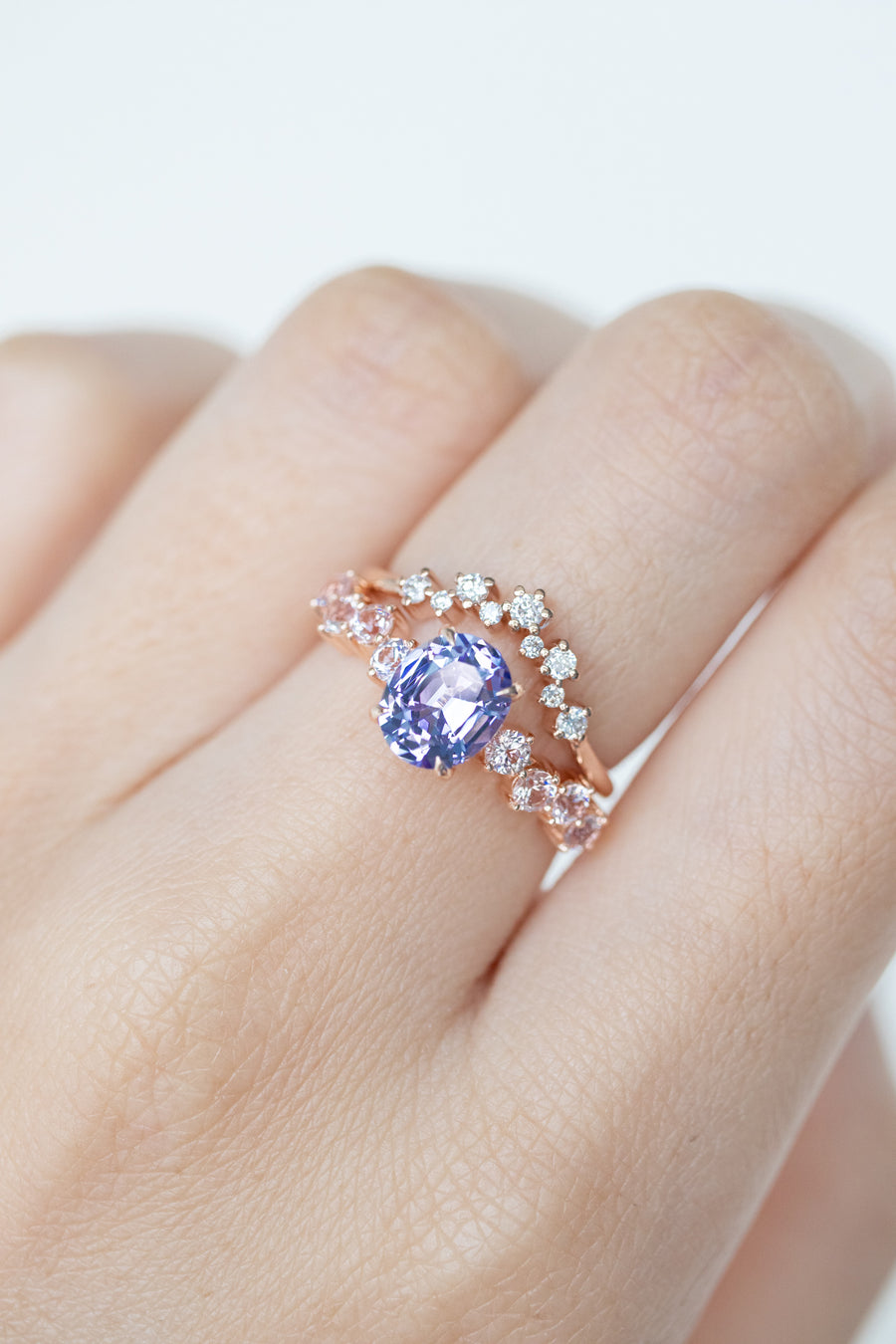 1.20carat Oval Tanzanite and total 0.60carat Pink Spinel 18K Rose Gold Ring