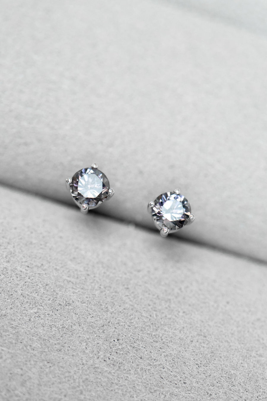 Ciel Étoilé 0.30+0.30ct Unheated Spinel 18K Gold Stud Earrings