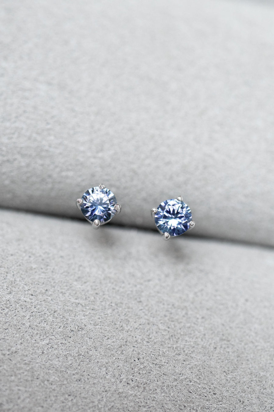 Bleu Clair 0.20+0.20ct Unheated Sapphire 18K Gold Stud Earrings