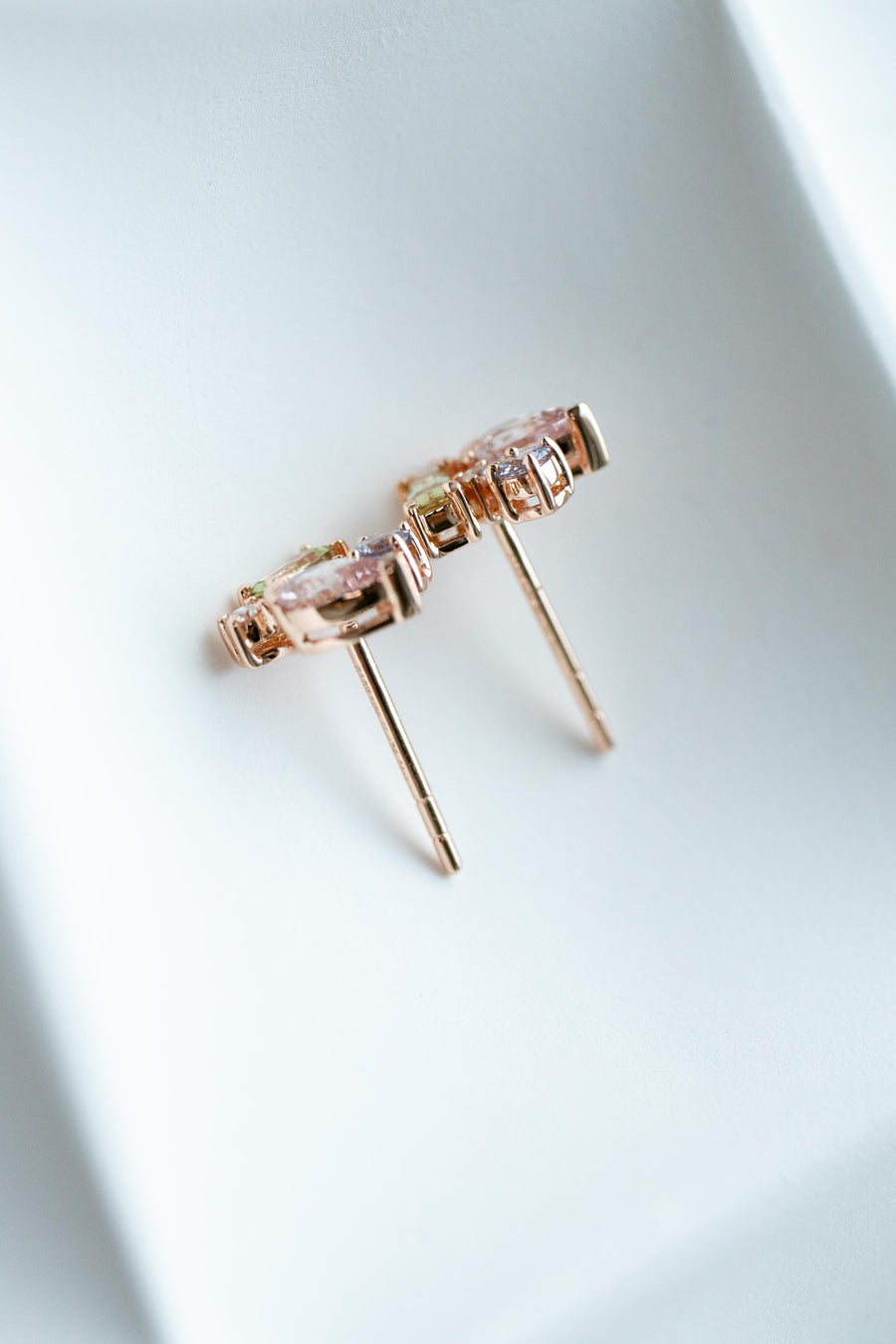 Petit coin de feu chaleureux total 1.10ct Sapphire & diamond 18K Rose Gold Stud Earrings