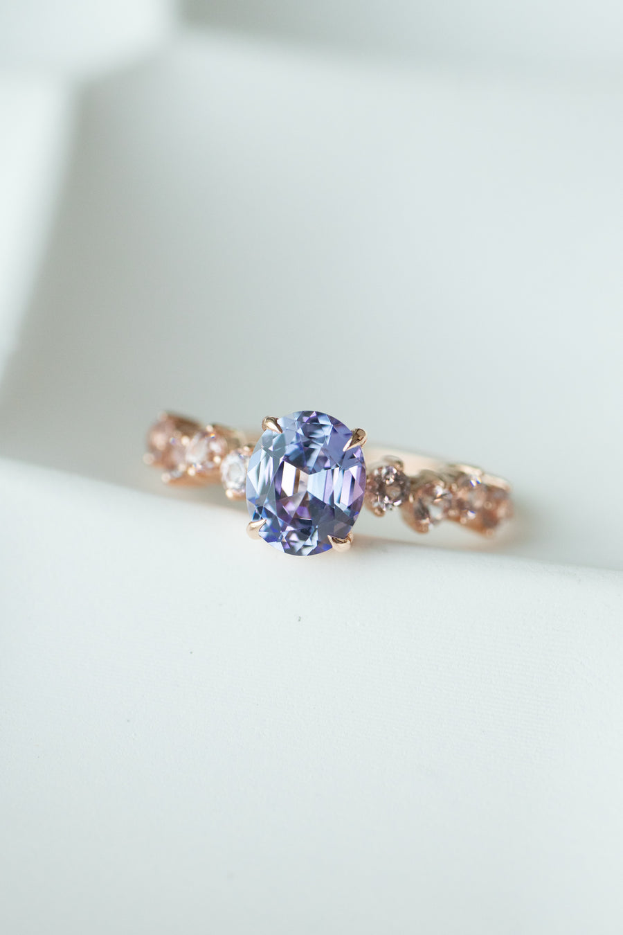 1.20carat Oval Tanzanite and total 0.60carat Pink Spinel 18K Rose Gold Ring