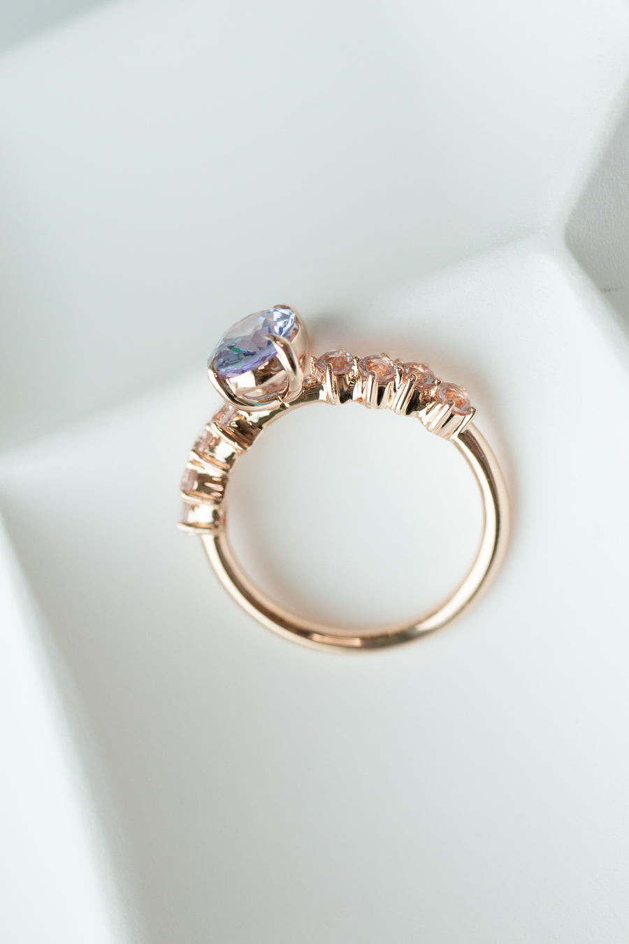 1.20carat Oval Tanzanite and total 0.60carat Pink Spinel 18K Rose Gold Ring