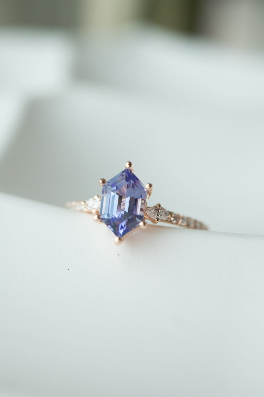 1.09carat Hexagon Tanzanite and total 0.17carat diamond 18K Rose Gold Ring