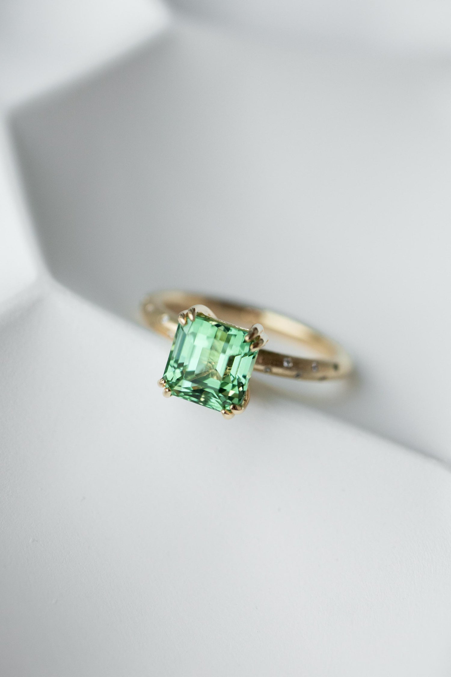 2.77ct Light Green Tourmaline (With Certificate) and diamonds 18K Yellow Gold Ring