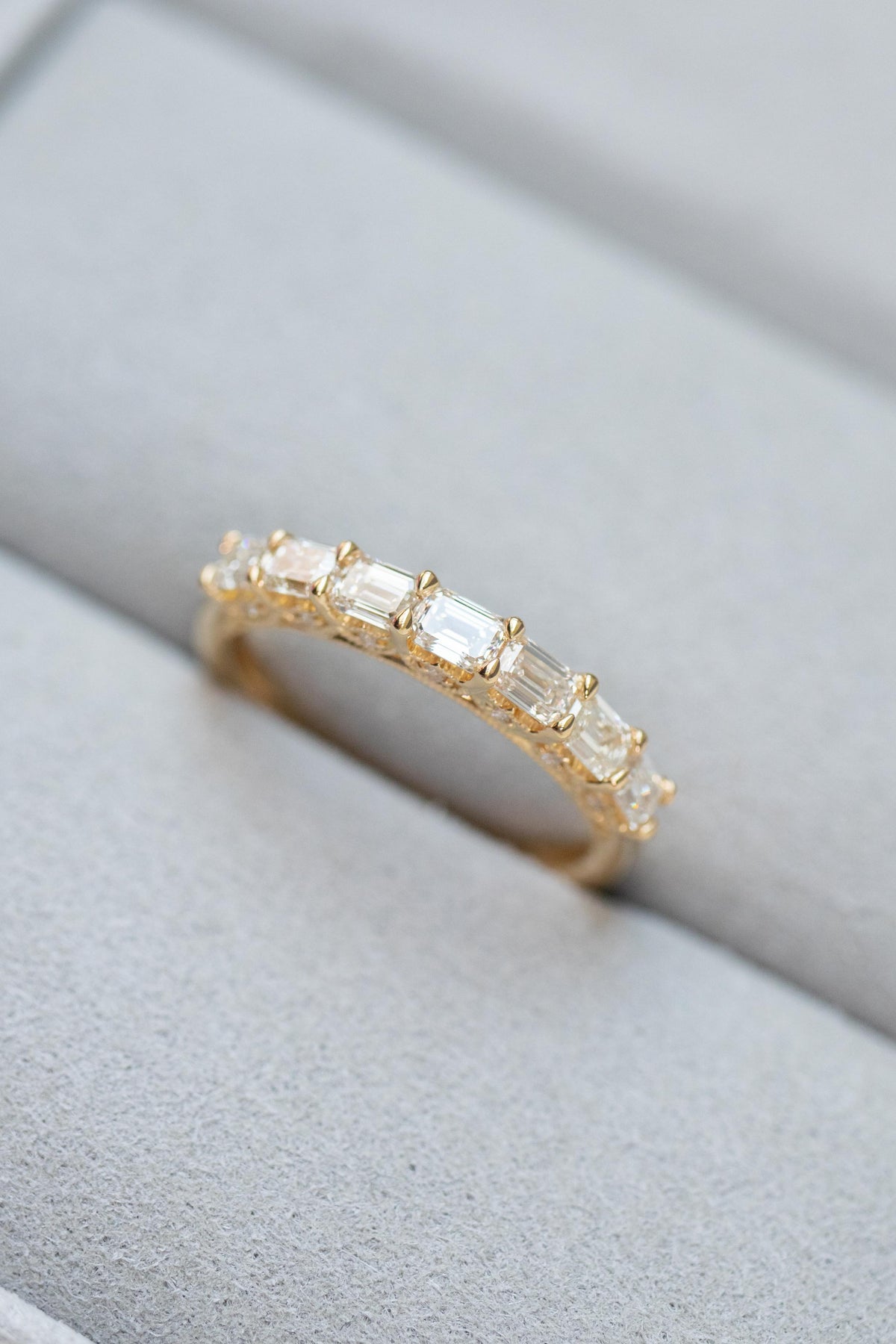 PREORDER - Emerald Half Eternity diamond ~0.90ct 18K Gold Ring