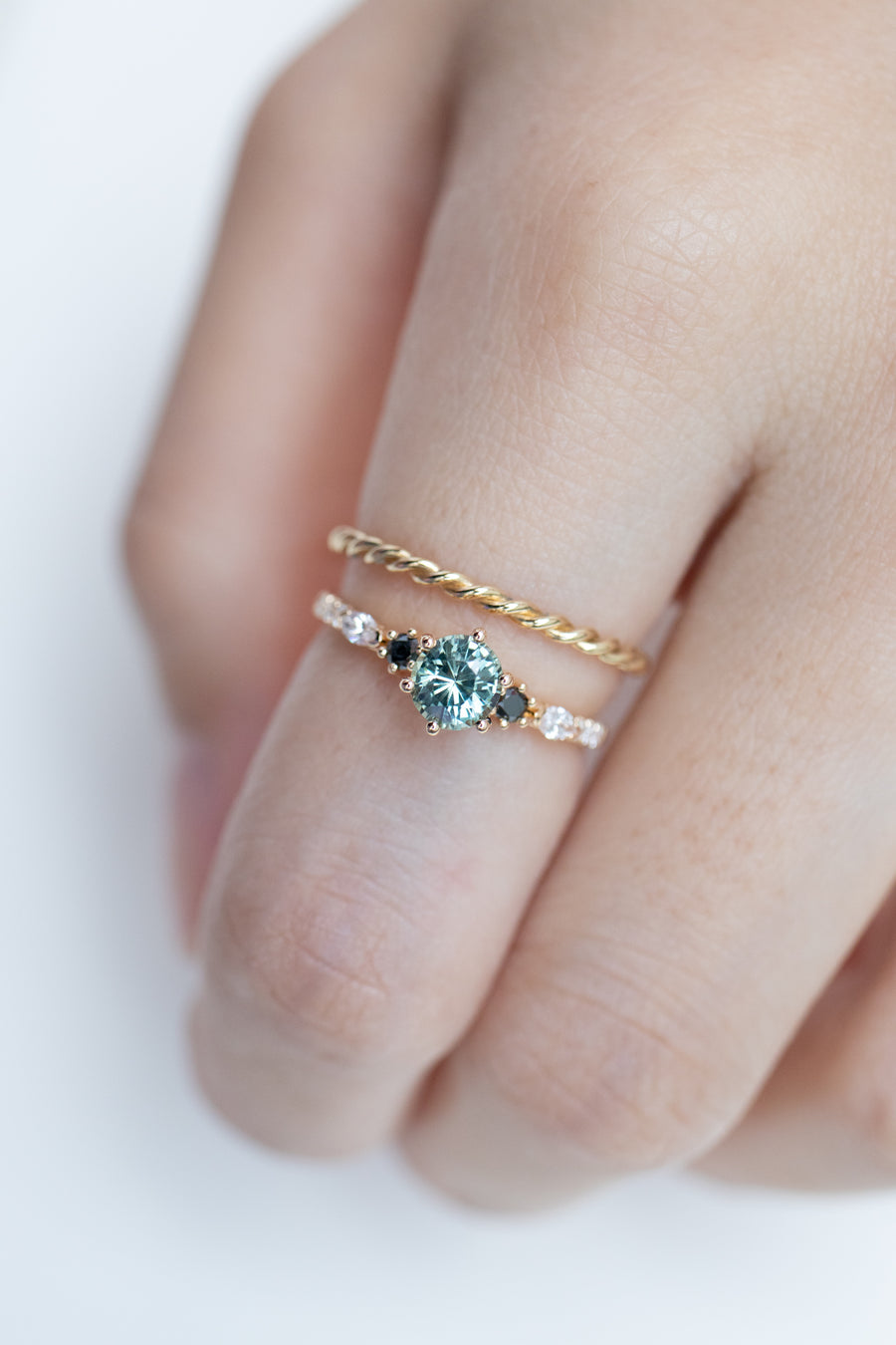 0.65ct Round Teal Sapphire & D 0.128ct Diamonds 18K Yellow Gold Ring