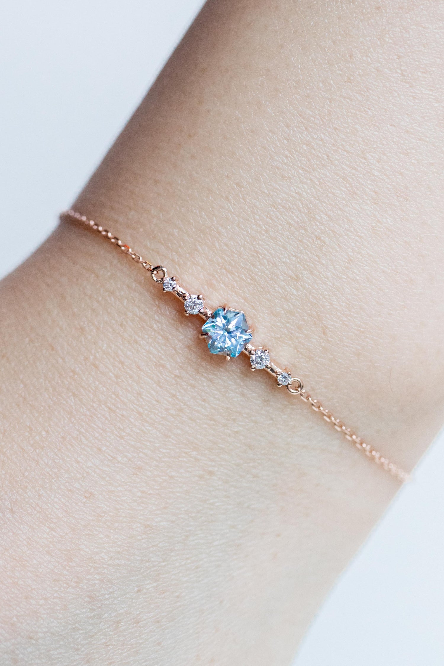 Five Stone Hexagon Sky/ Swiss Blue ~0.60-0.65ct Topaz & diamonds 18K Gold Bracelet