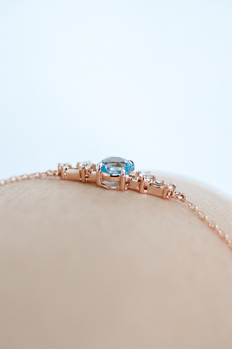 Five Stone Hexagon Sky/Swiss Blue ~0.65ct Topaz & diamond 18K Gold Bracelet