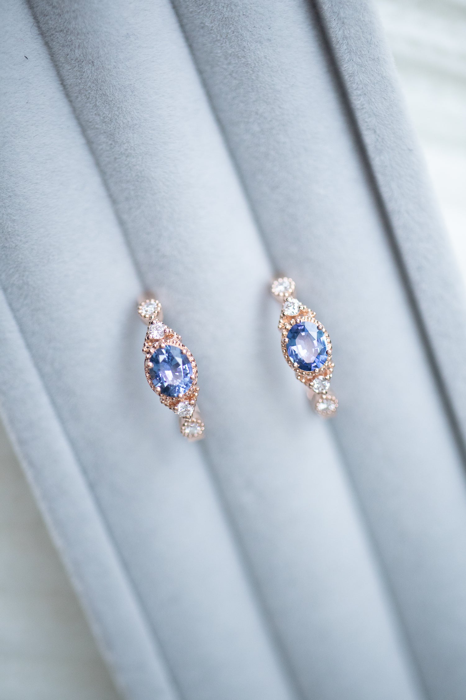 0.35+0.35ct Round and triangle-shaped Oval Sapphire & diamonds 18K Rose Gold Beaded Earrings