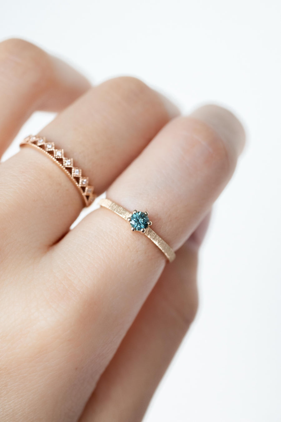 Costa Smeralda 0.22ct Green Sapphire 18K Gold Handcrafted Ring
