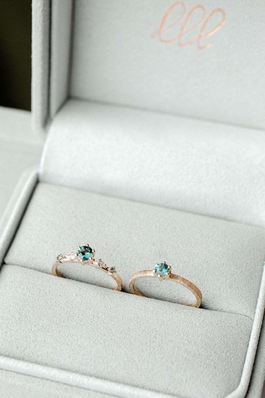 Costa Smeralda 0.22ct Green Sapphire 18K Gold Handcrafted Ring