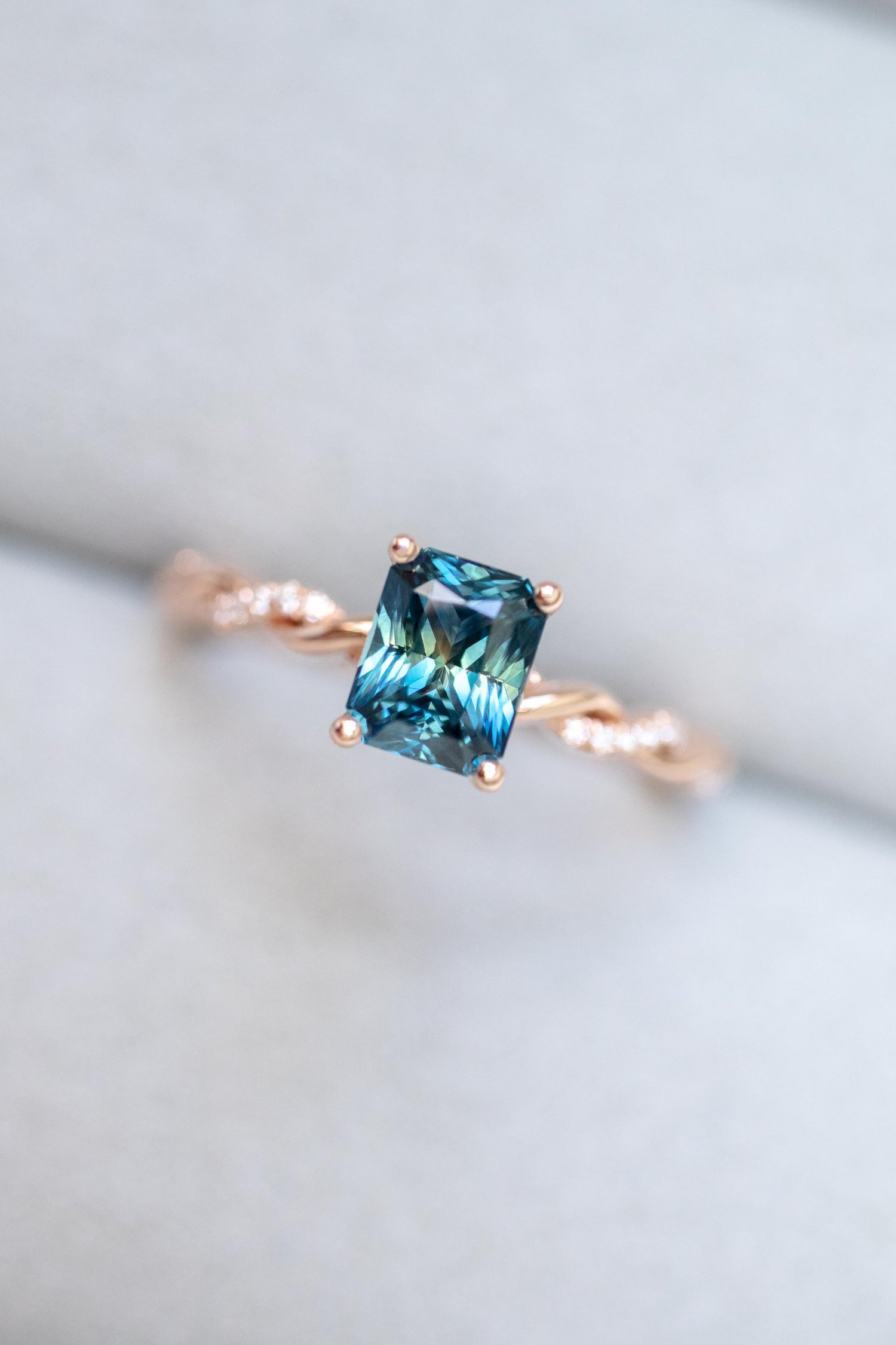 Tordue Radiant Sapphire 1.09ct (with Certificate) & diamonds 18K Rose Gold Twisted Engagement Ring