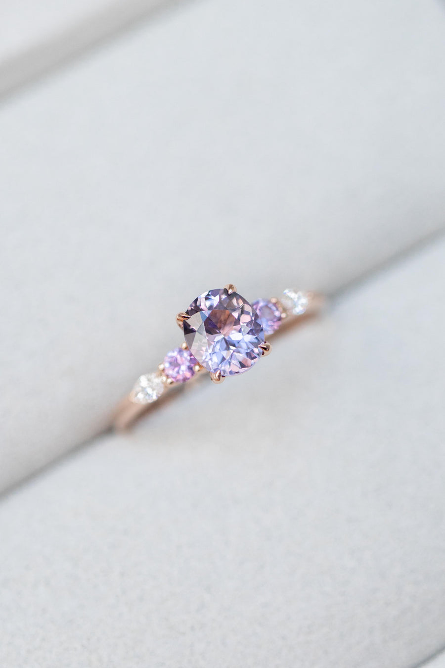 Fasciné par toi 0.70ct Lavender Spinel (Unheated with Certificate) with Sapphire & diamond 18K Rose Gold Ring