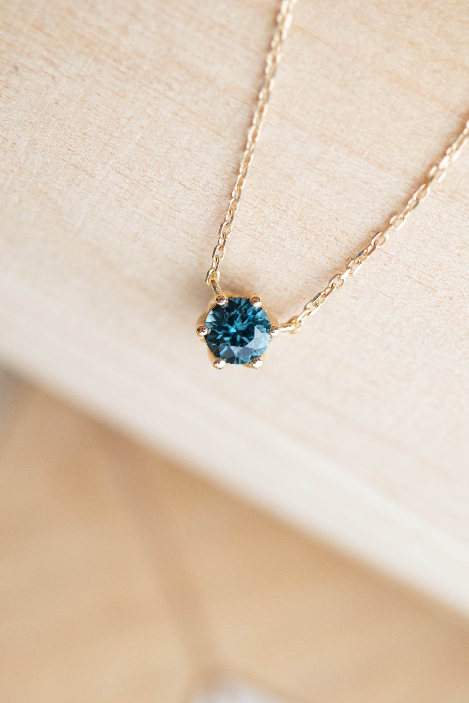 0.40ct Blue Spinel 18K Yellow Gold Necklace