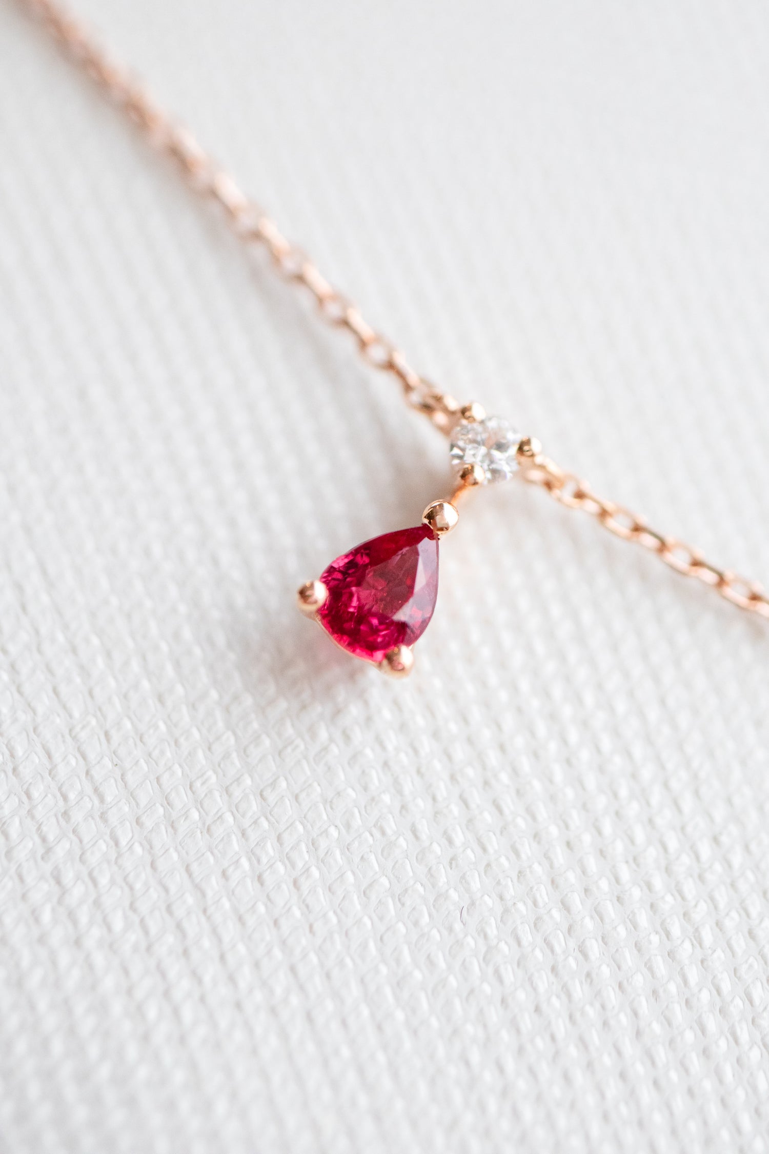 Total 0.50ct Battre Poire Ruby & diamonds 18K Rose Gold Necklace