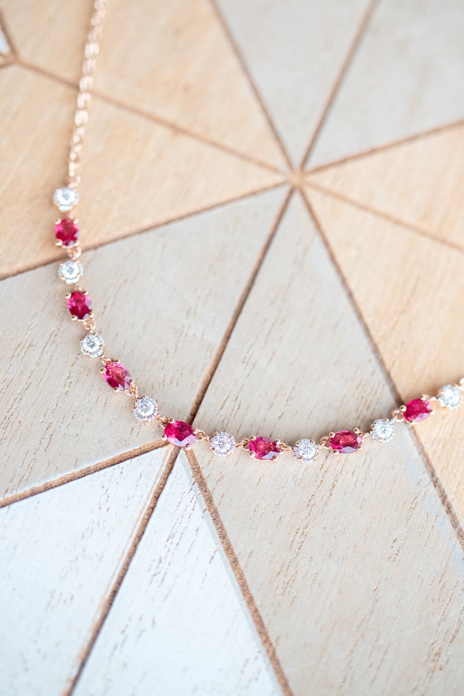 Total 0.32ct Cohérence Ovale Ruby & Diamonds 18K Rose Gold Necklace