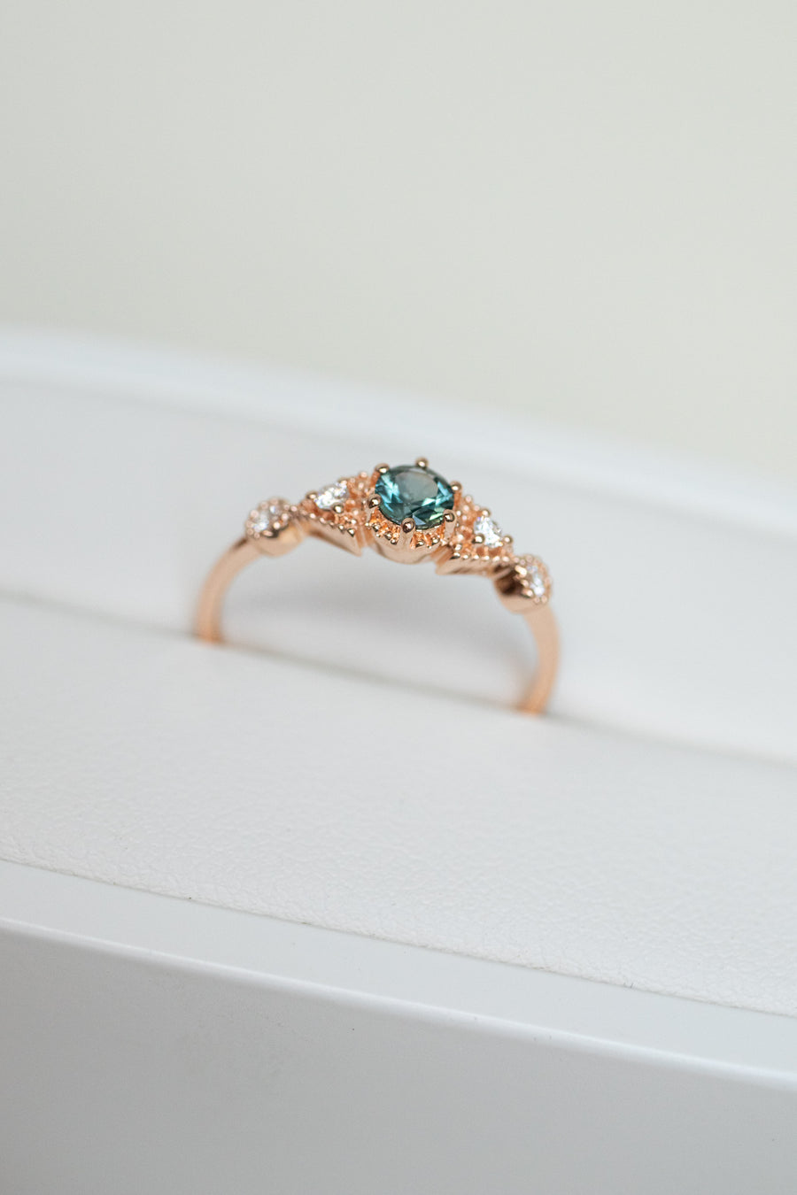 Triangle-shaped Five Stone 0.28ct Teal Green Sapphire & diamond 18K Gold Ring