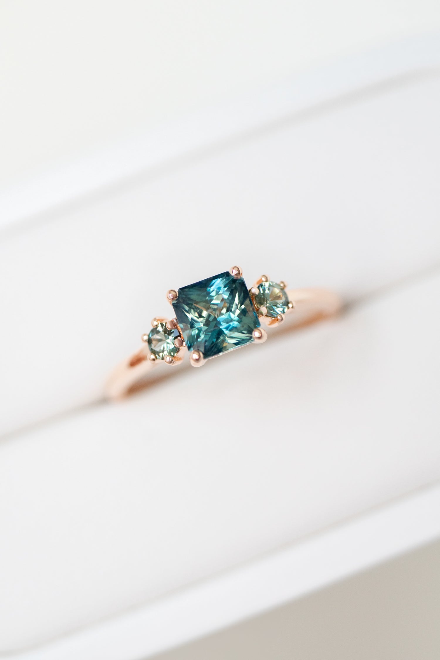 Eau Bleue Verte Sapphire 1.00ct (With Certificate) 18K Rose Gold Engagement Ring