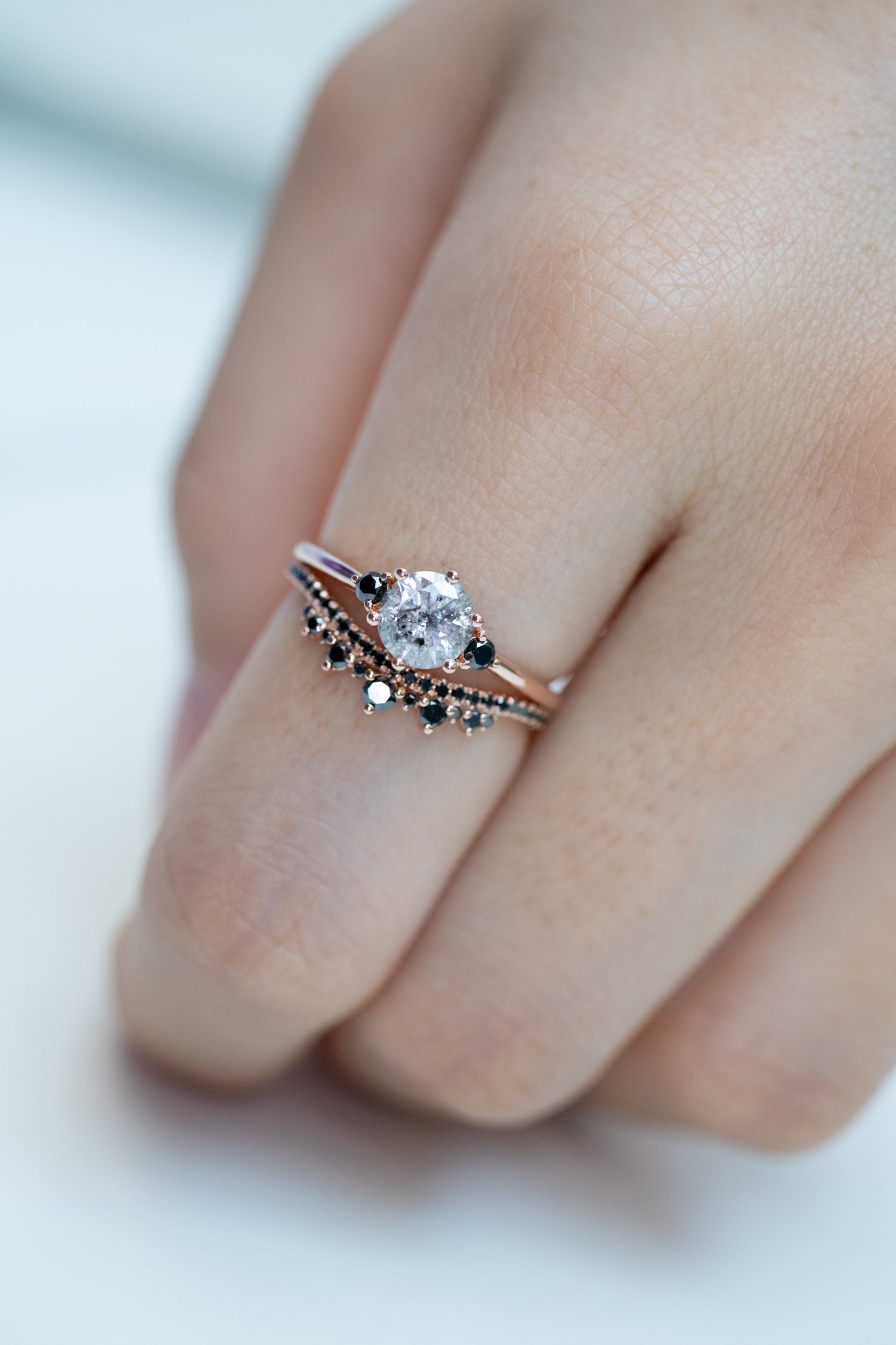 Série météorite 0.69ct Salt and Pepper Diamond & Black Diamonds 18K Rose Gold Ring