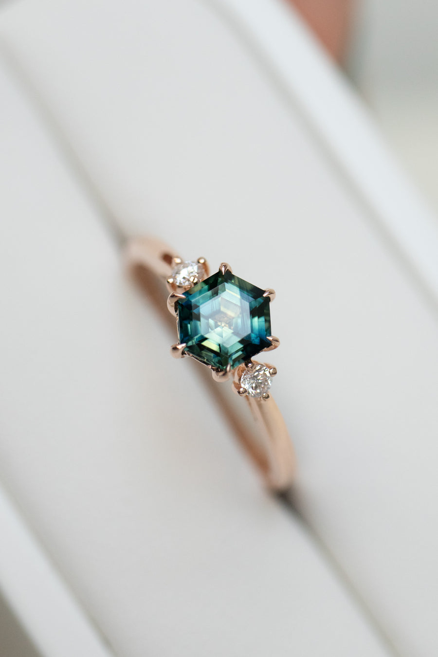 0.94carat Green Hexagon Sapphire (Unheated with Certificate) & total 0.07carat Natural Diamonds 18K Rose Gold Ring