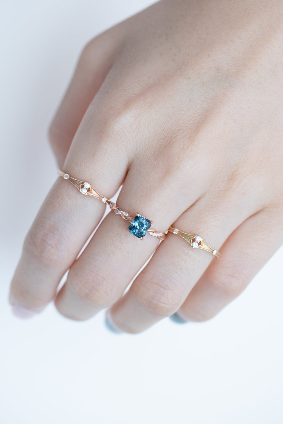 Vintage Beaded Top Quality 18K Gold Diamond Ring