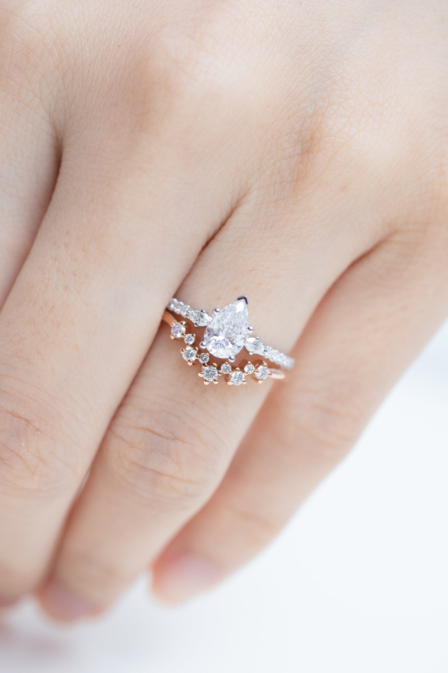 0.70ct Poire Diamond (With GIA Certificate) & diamonds half Eternity 18K White Gold Ring