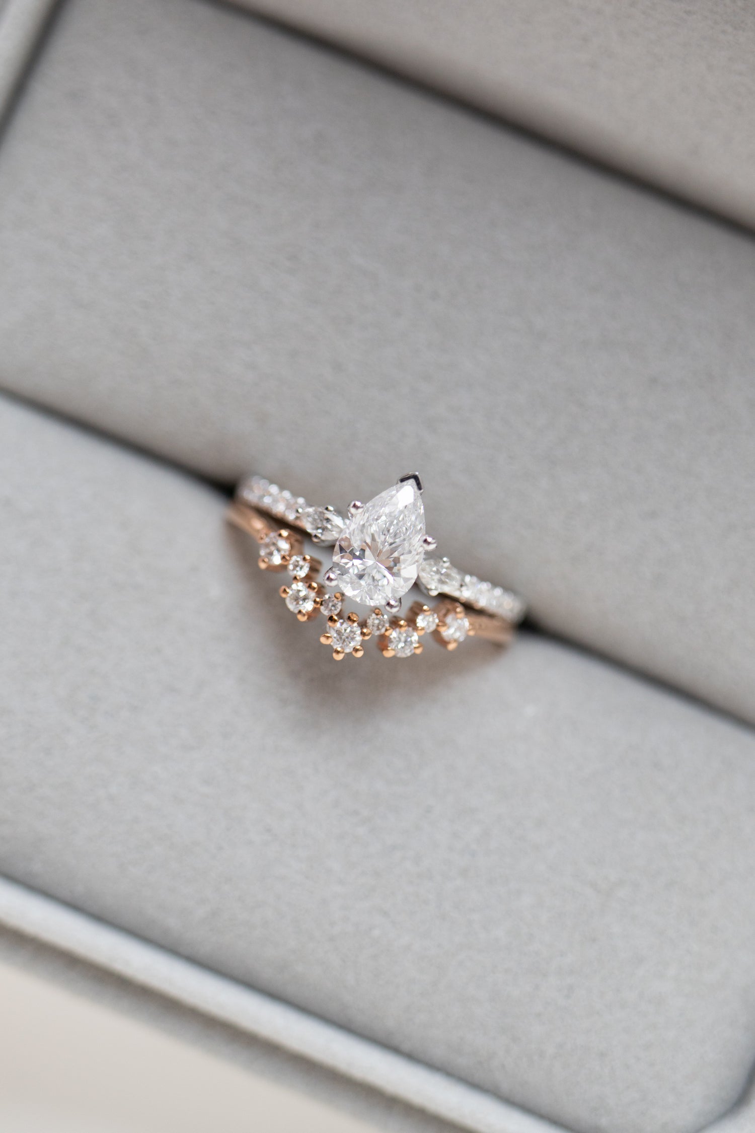 0.70ct Poire Diamond (With GIA Certificate) & diamonds half Eternity 18K White Gold Ring