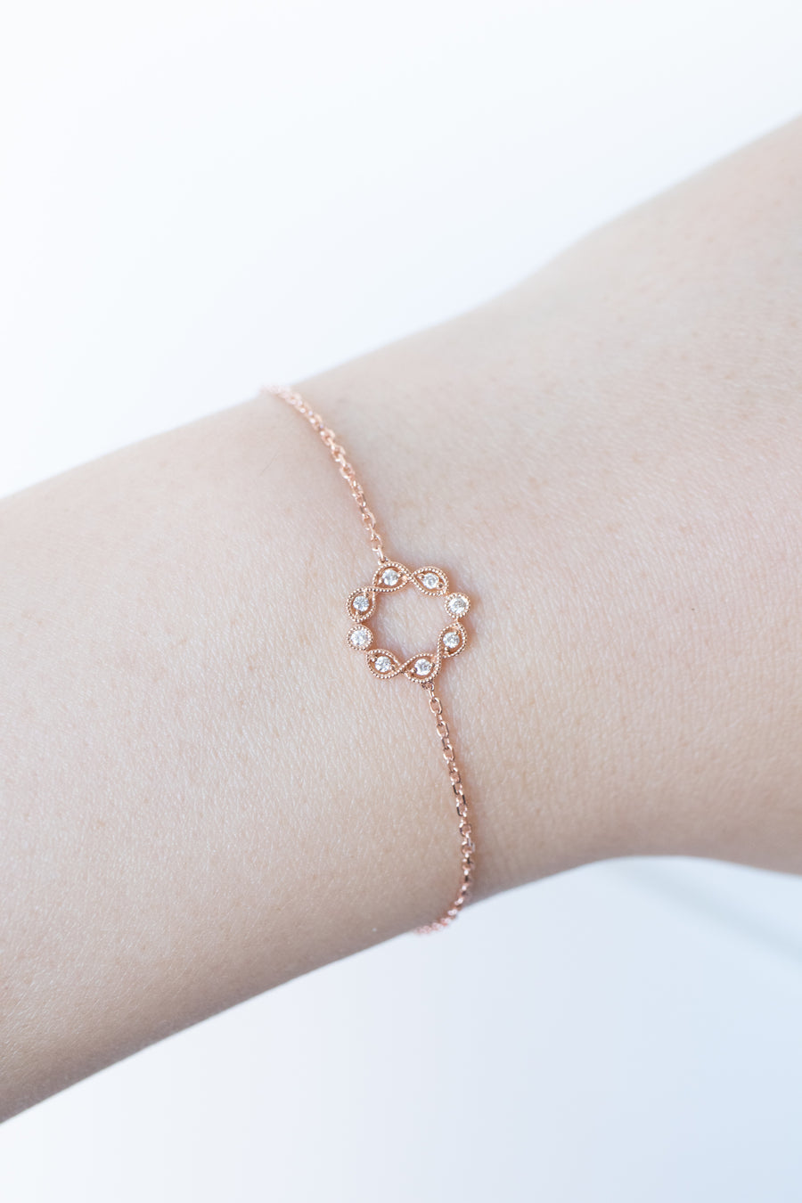 Flowing Round Top Quality Diamond 14K/ 18K Bracelet
