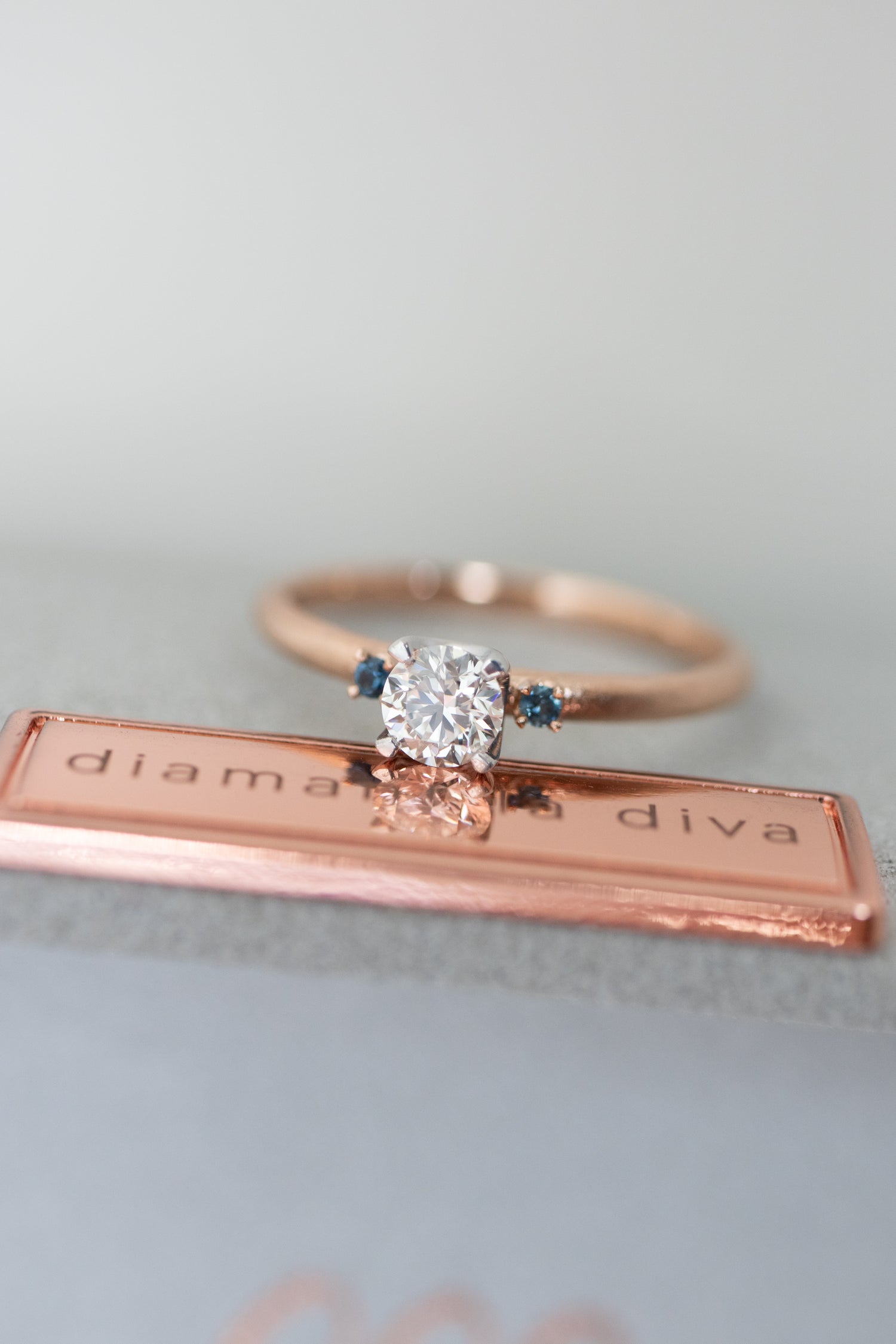 Tu es celui-là Diamond 0.30ct (With GIA Certificate) & sapphires 18K Rose Gold Ring