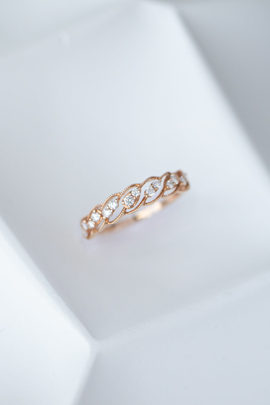 Twist Natural White Diamond Ring