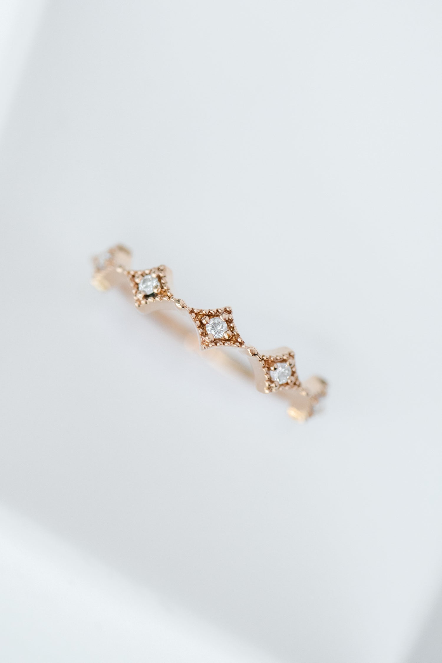 Éthérée Top Quality diamonds 14/ 18K Gold Beaded Ring