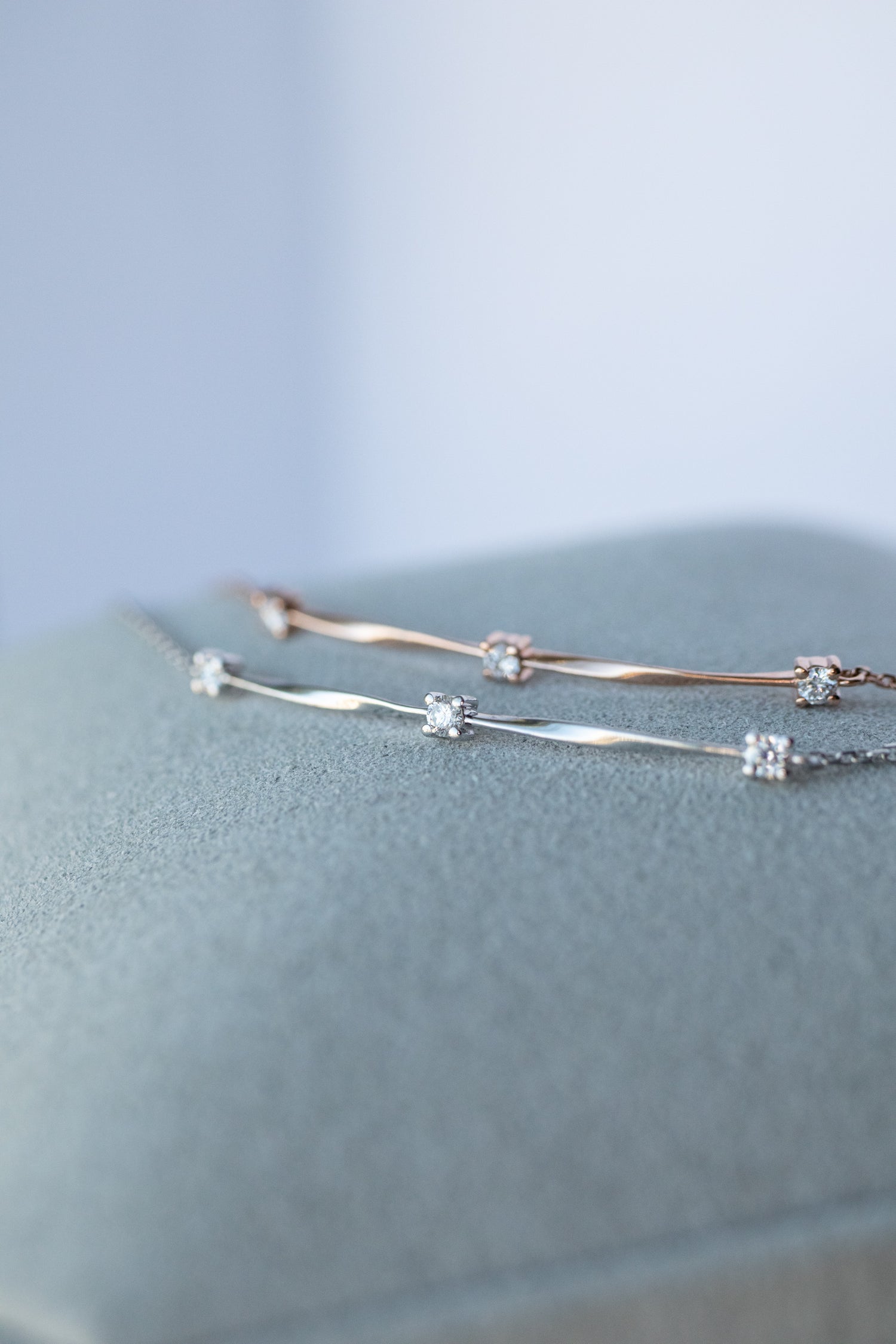 Ribbin Twisted Diamonds 0.10ct 14/ 18K Gold Bracelet