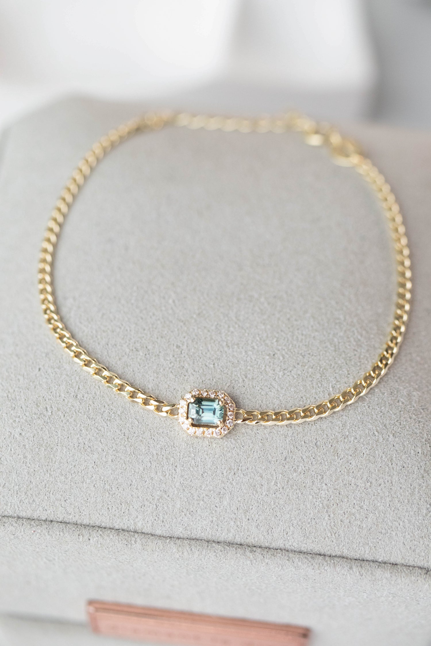 Halo Teal Green Sapphire 0.25ct 18K Yellow Gold Cuban Chain Bracelet