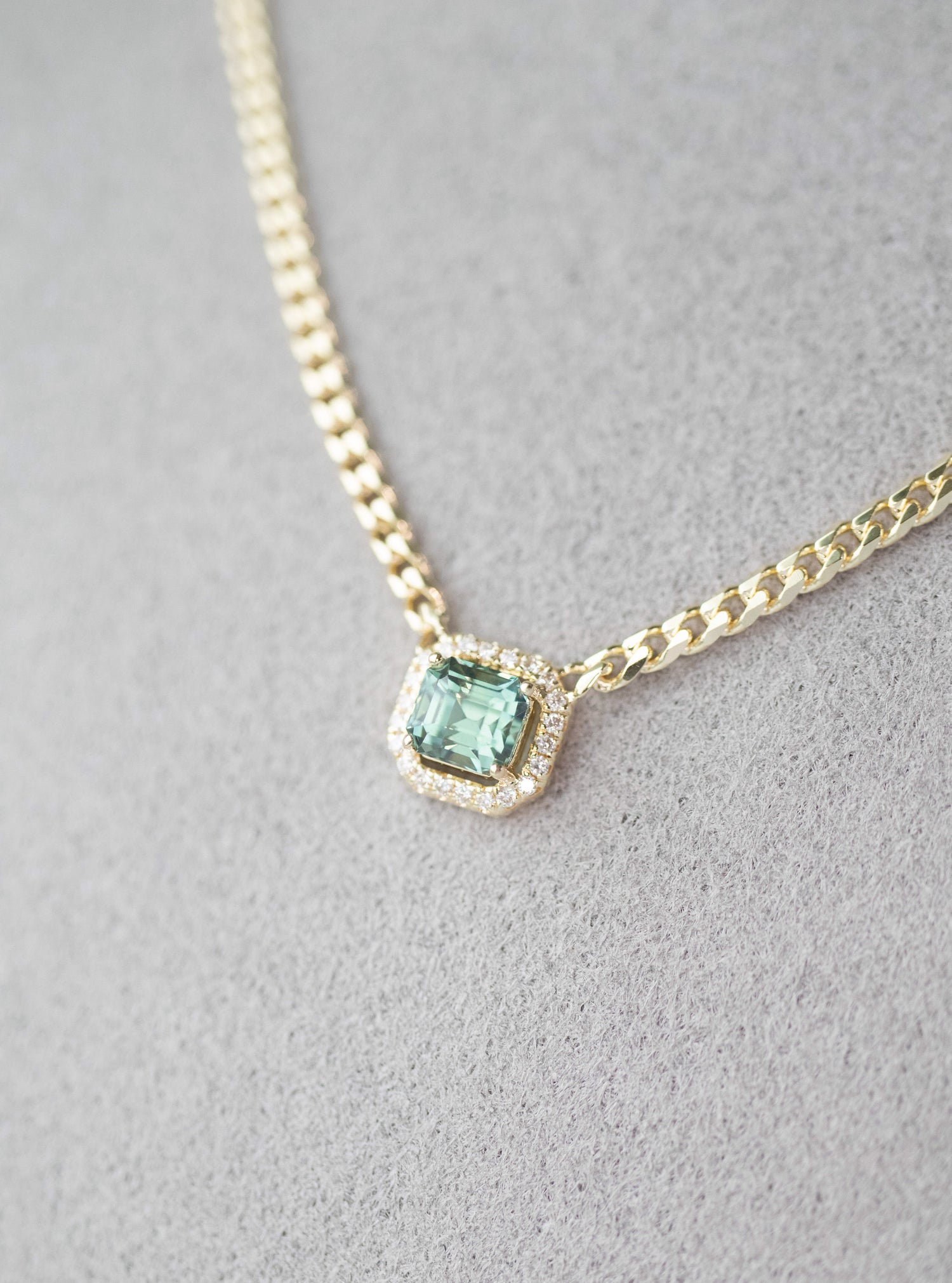 Halo Teal Green Sapphire 0.56ct 18K Yellow Gold Cuban Chain Necklace