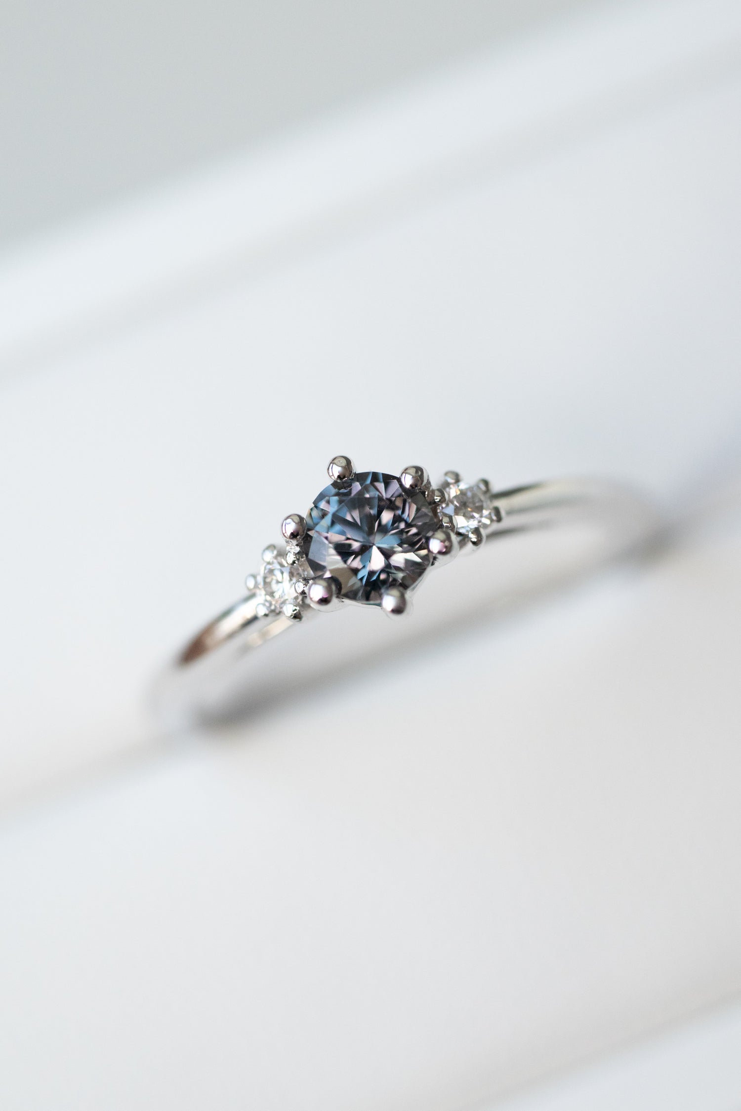 Three Stone Grayish Blue Spinel 0.30ct & diamonds 14/18K Gold Ring