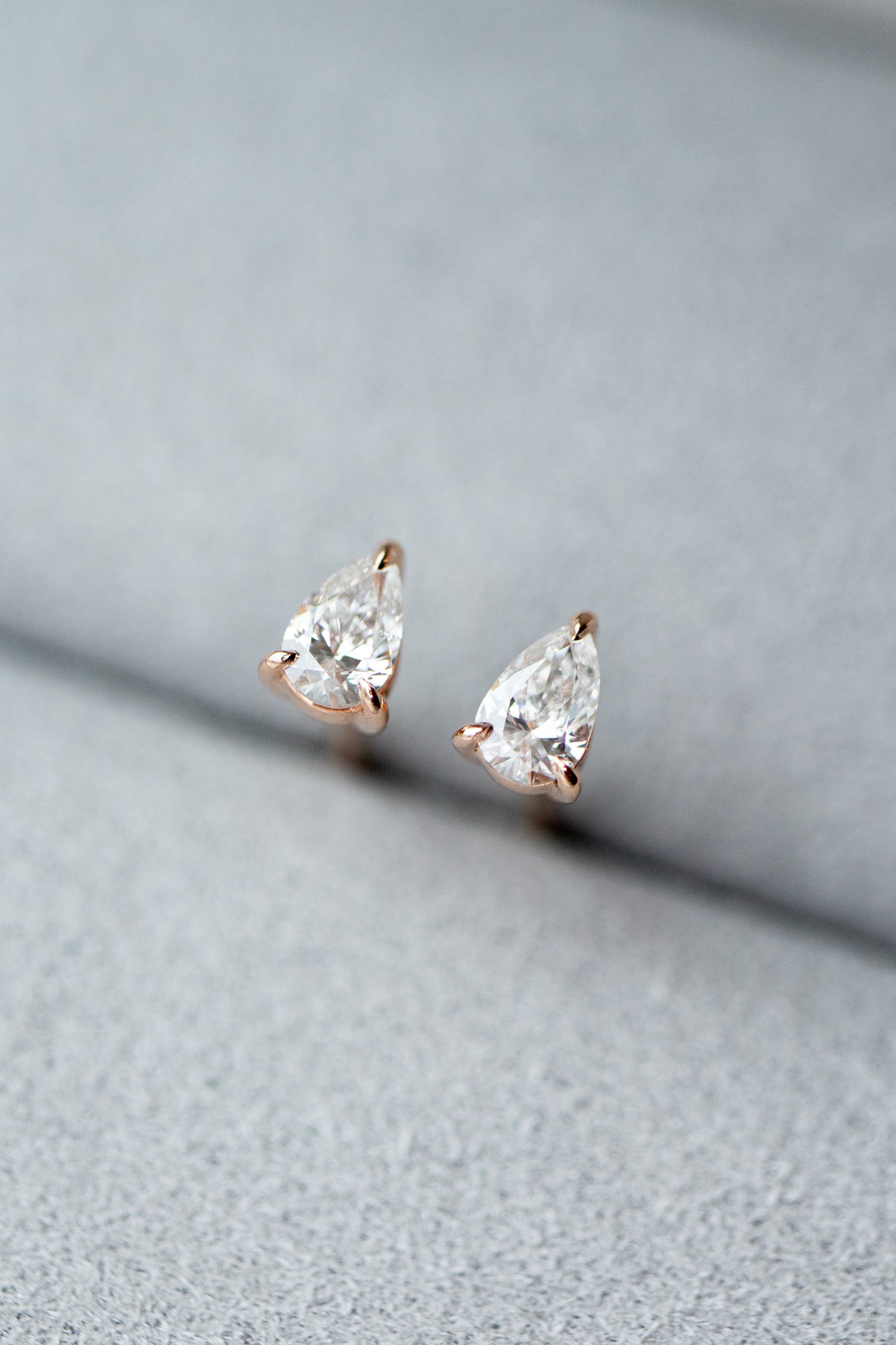 Poire Top Quality Diamond 0.15+0.15ct  18K Gold Stud Earrings