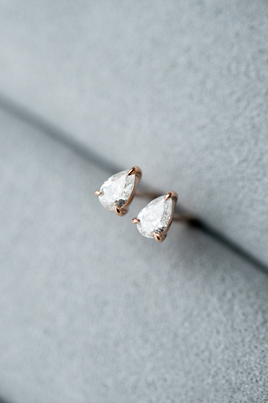 Poire 0.15+0.15ct Top Quality Diamond 18K Stud Earrings