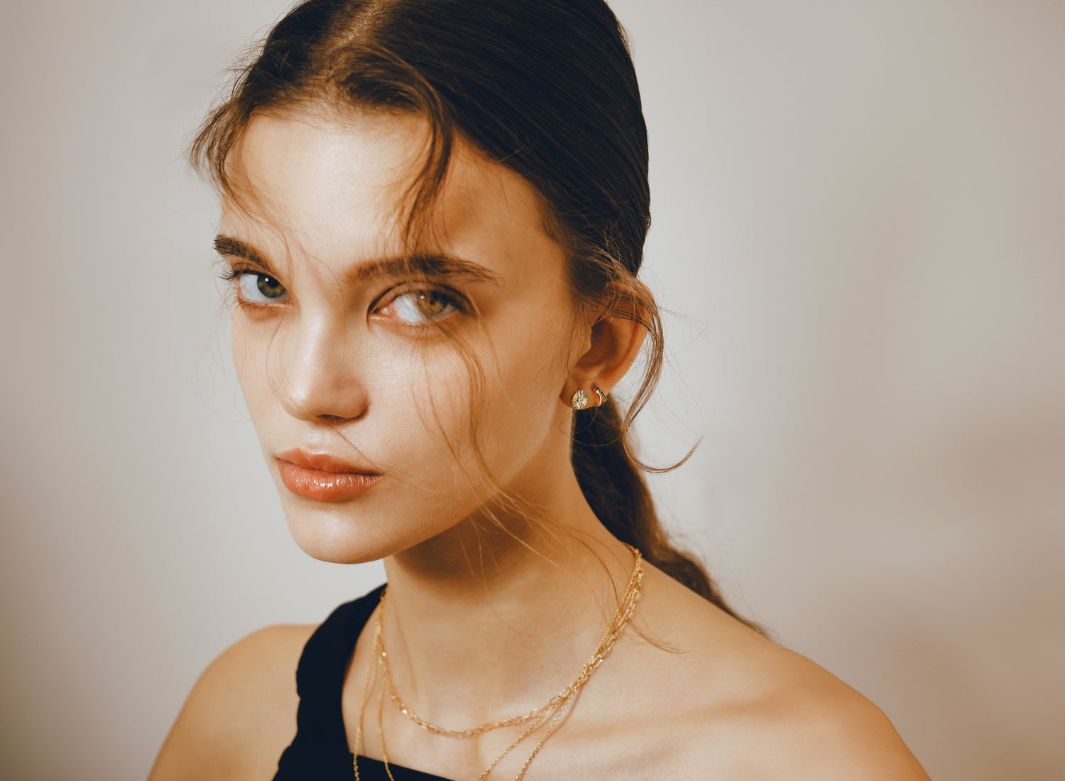 Double Tiny C Diamond 14/18K Gold Hoop Earrings