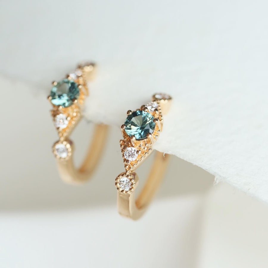 Total 0.56ct Round and triangle-shaped Teal Blue Sapphire & diamond 18K Yellow Gold Beaded Earrings