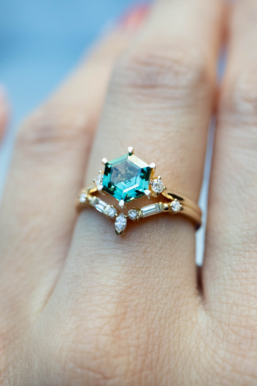 1.32ct teal green hexagon Sapphire (with cert) & D 0.07ct Diamonds 18K Yellow Gold Ring with D0.15 stacking ring