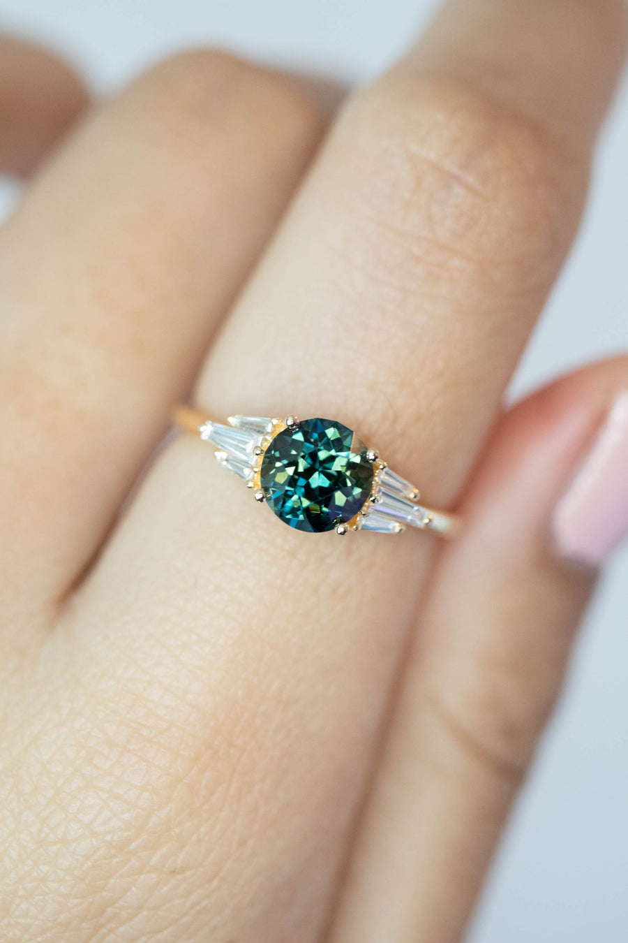 1.32ct Green Sapphire (with cert) & 0.18ct Diamonds 18K Yellow Gold Ring