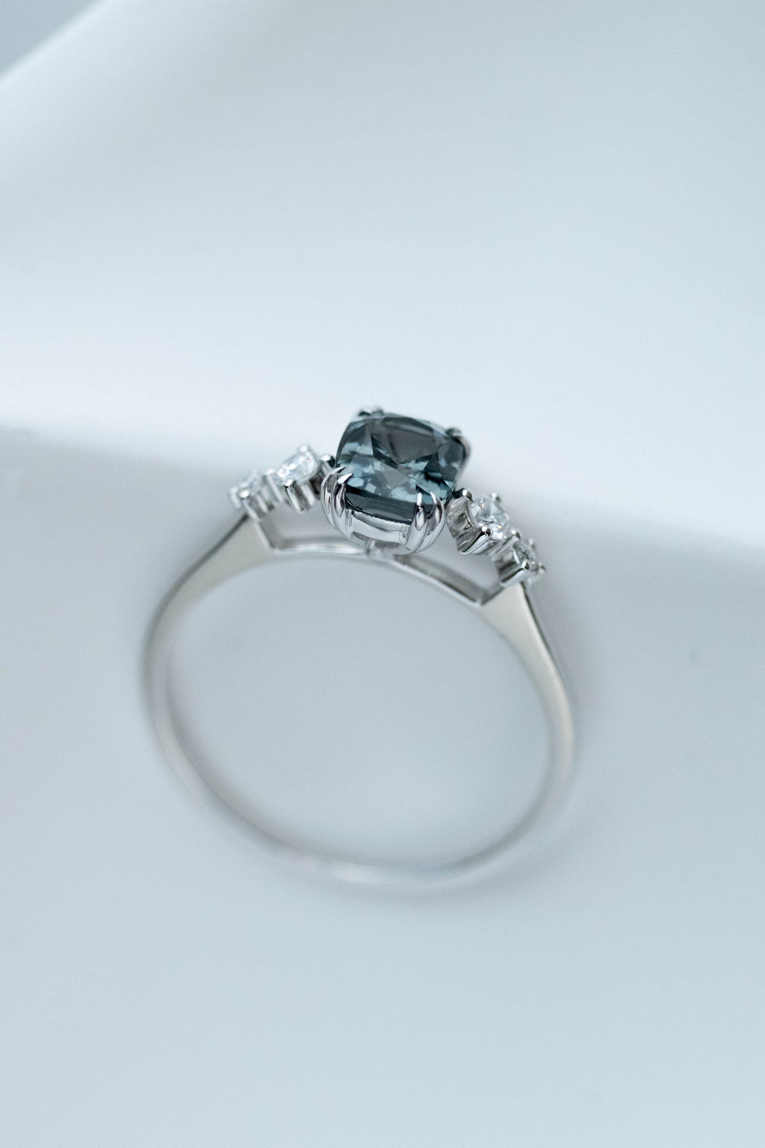 0.93ct Grayish Blue Spinel (with Certificate) & diamonds 18K White Gold Ring