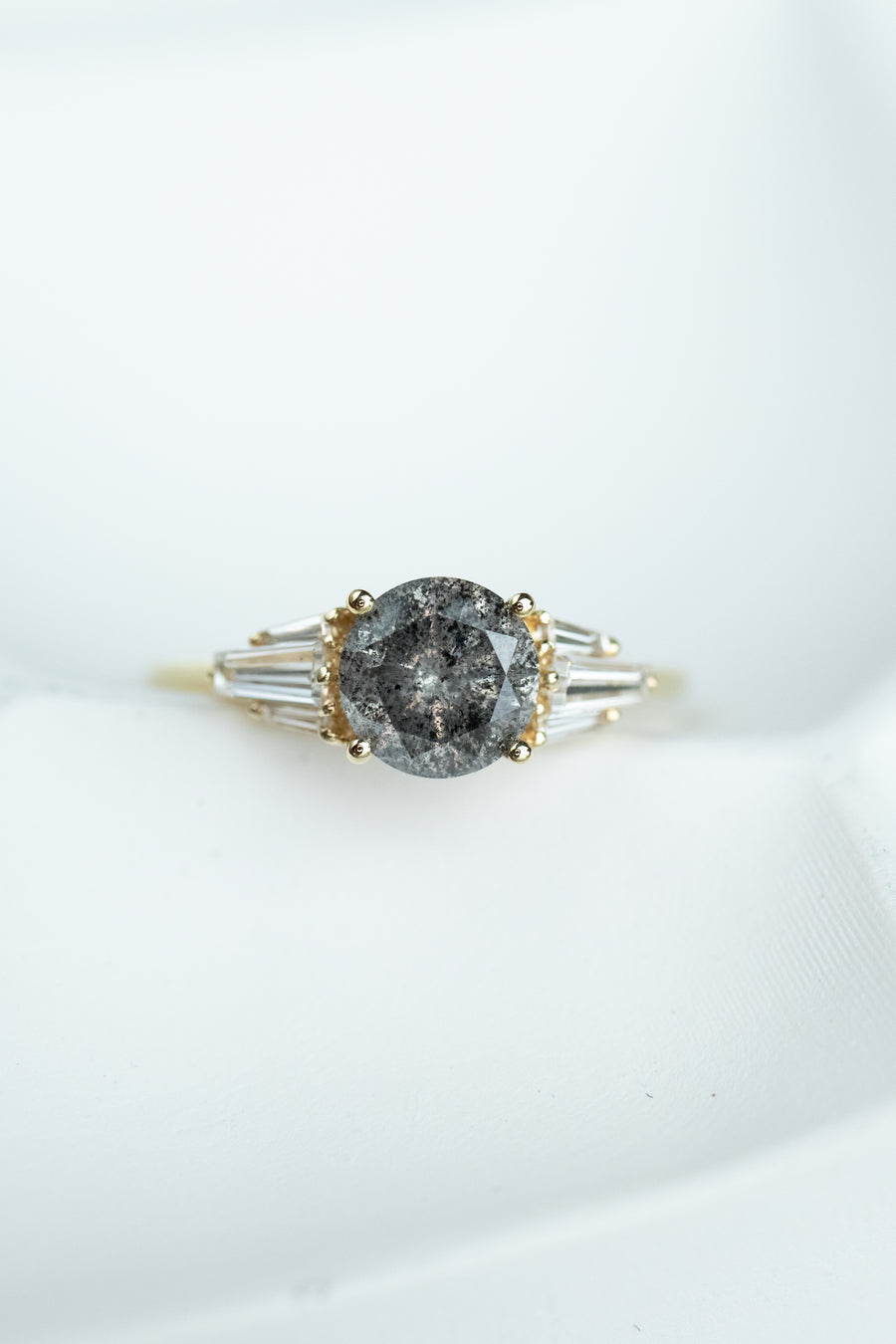1.03ct Salt & Pepper Diamonds & 0.18ct Diamonds 18K Yellow Gold Ring