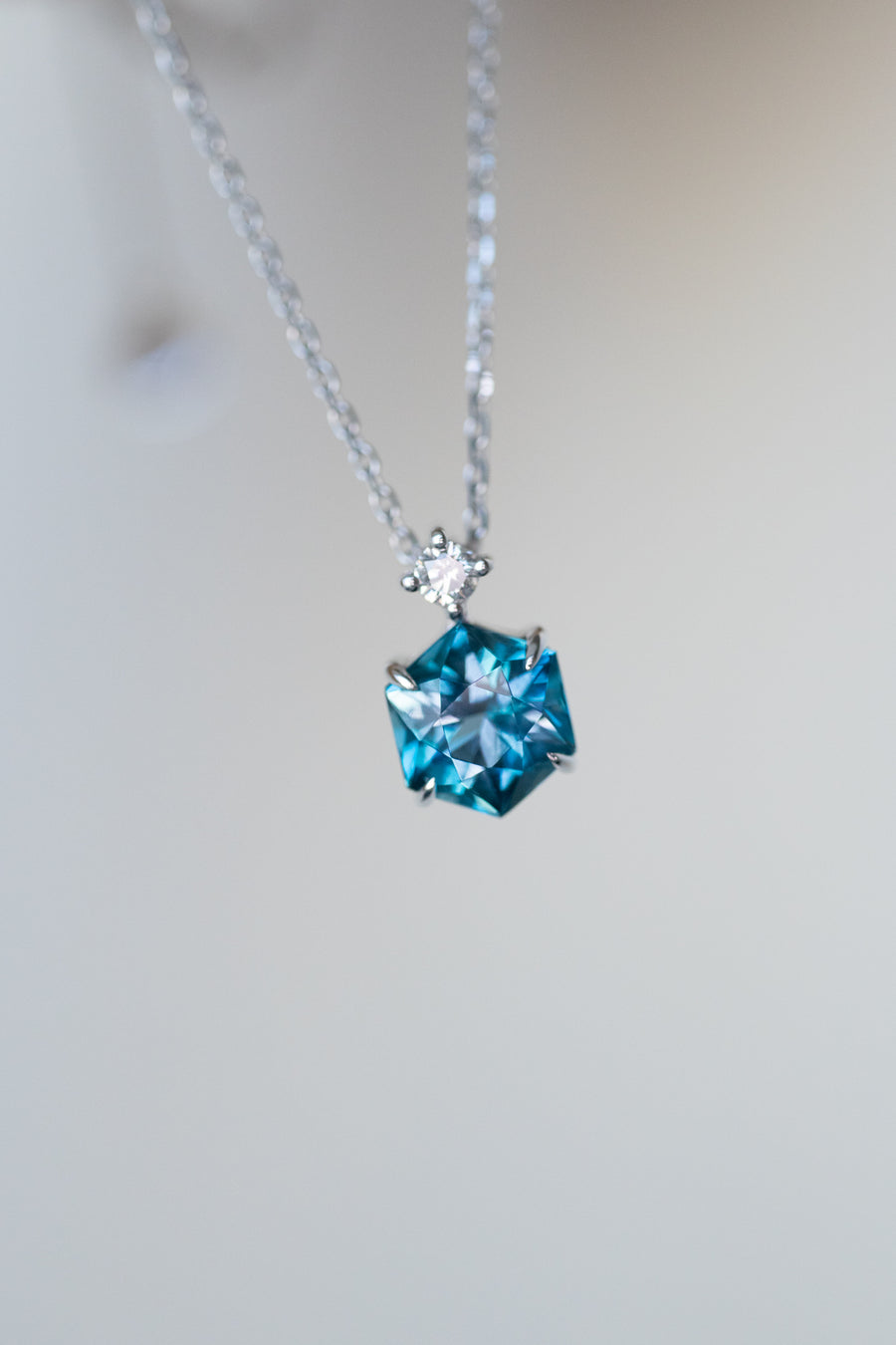 ~1.1-1.2carat Hexagon Swiss Blue Topaz & total 0.045carat Natural Diamond 14K/18K Gold Necklace