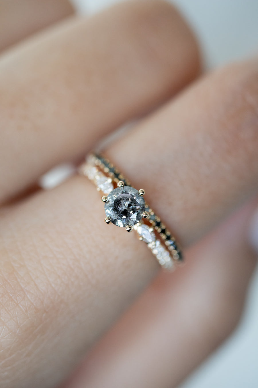 0.53ct Round Salt and Pepper Diamonds & 0.18ct White Diamonds 18K Yellow Gold Ring