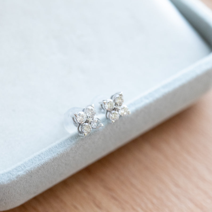 Japan 18K Gold White Diamonds Earrings